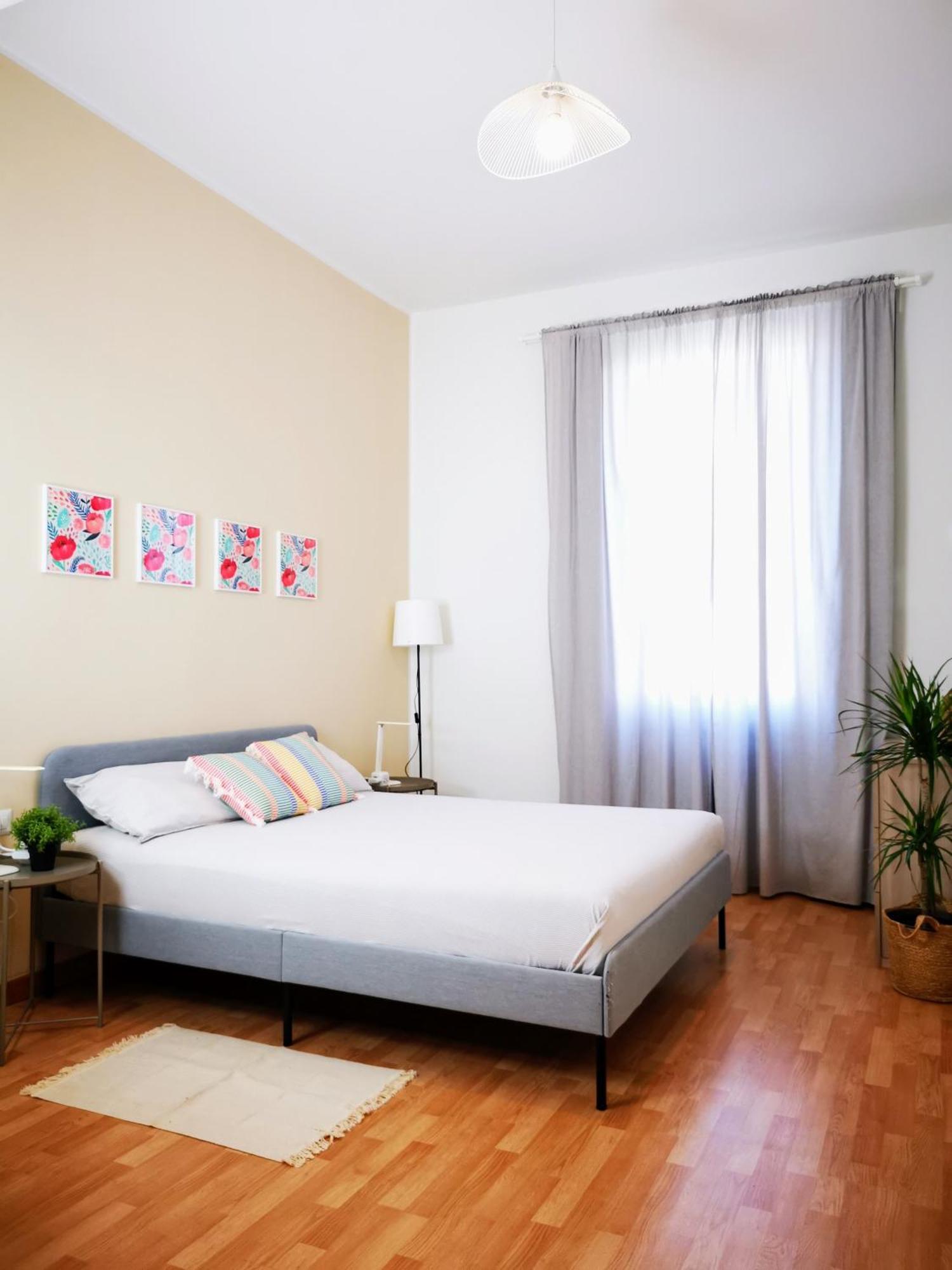 Spacious Apartment 50 Meters From The Metro Милан Экстерьер фото
